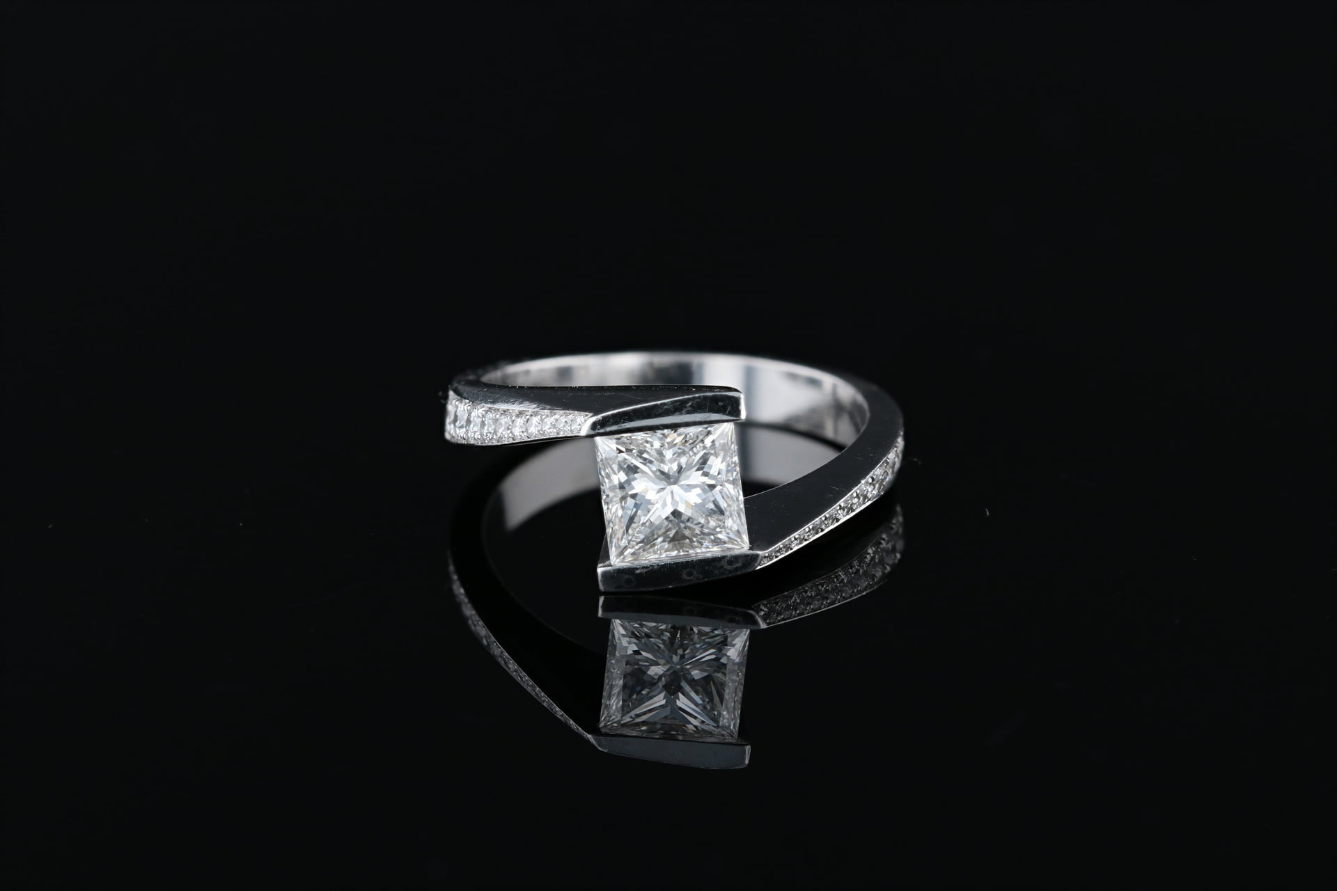 Plain Single Stone Princess Cut diamond Ring 3D Model