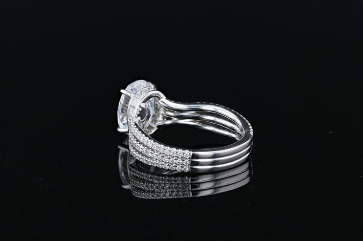 Oval Solitaire Wavy Pave’ Bands