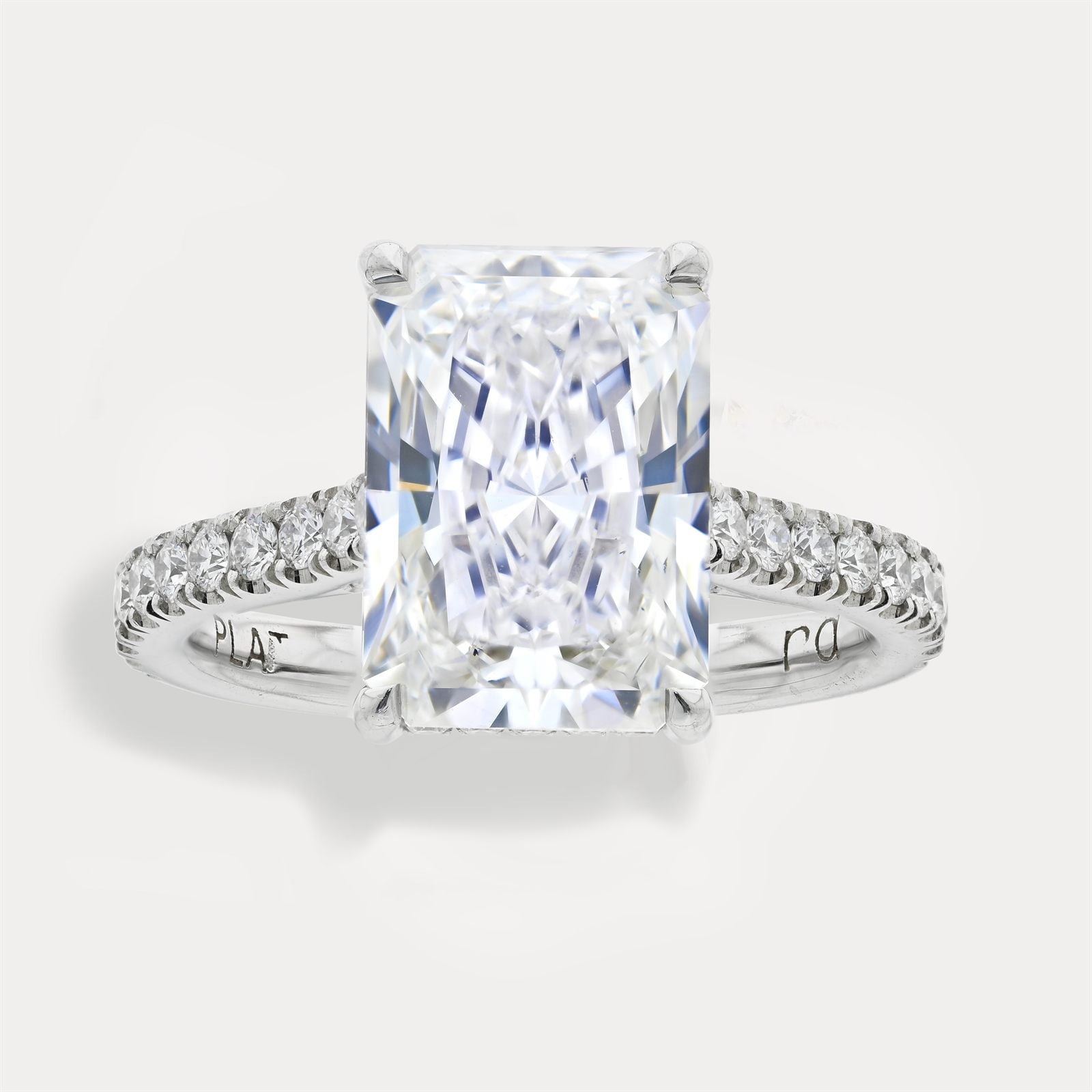 Radiant Hidden Halo Pavé