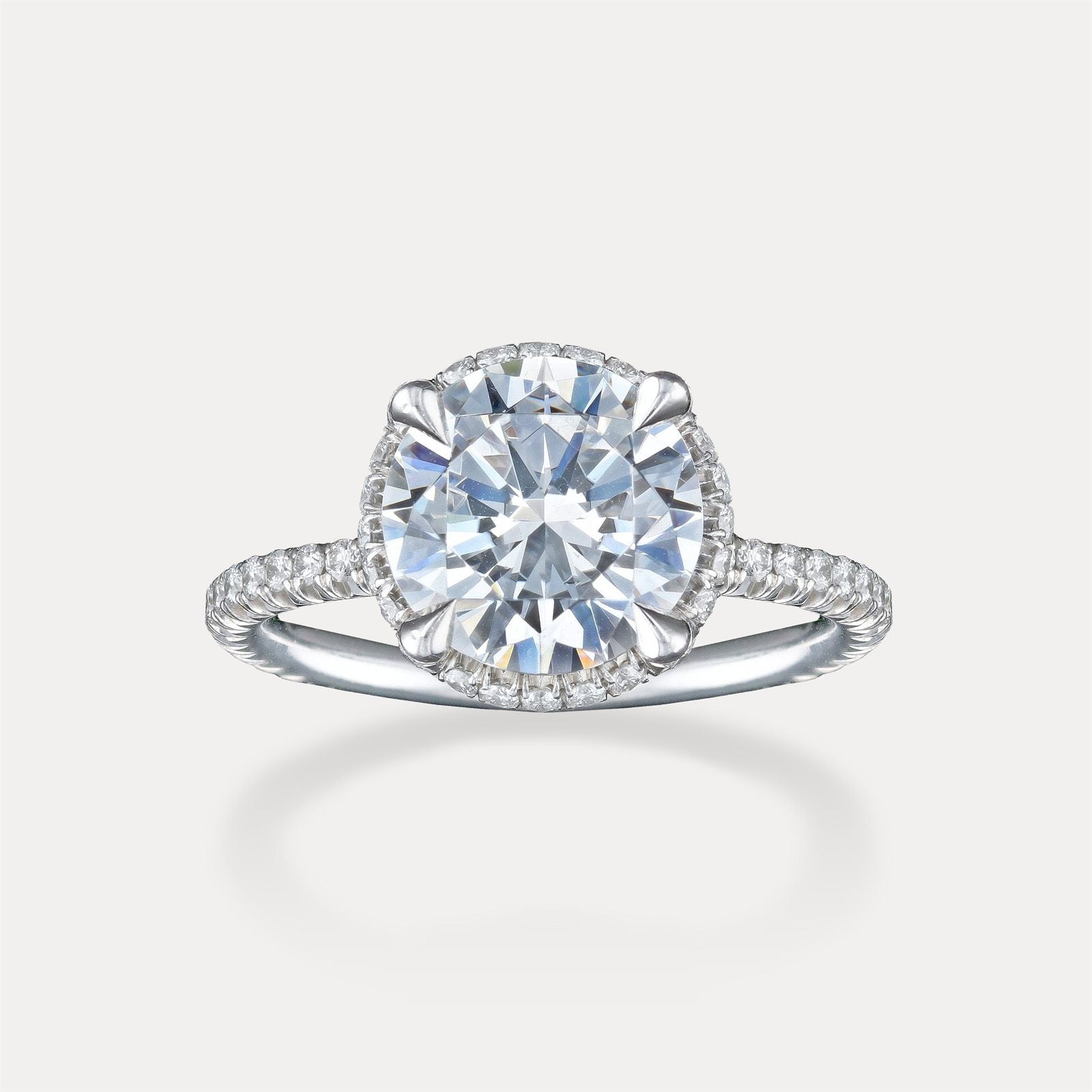 Round Hidden Halo Pavé