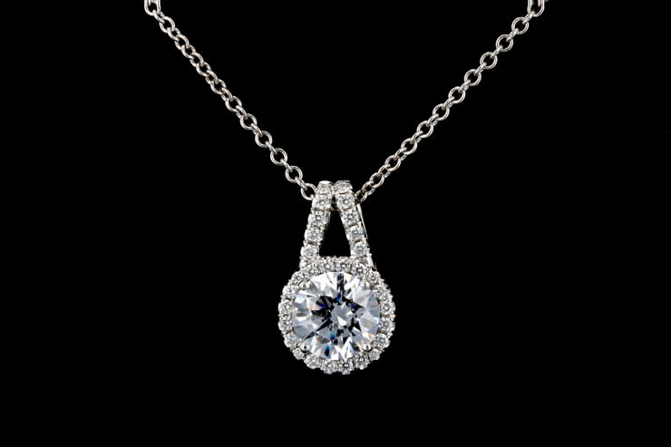 Round Brilliant Diamond Halo Pendant