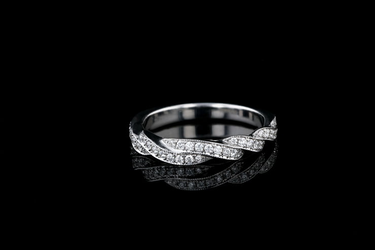 Woven Round Diamond Pave’ Set Band