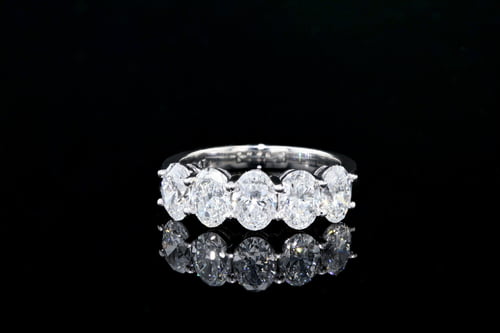 5 Ovals - Shared Prong Diamond Band